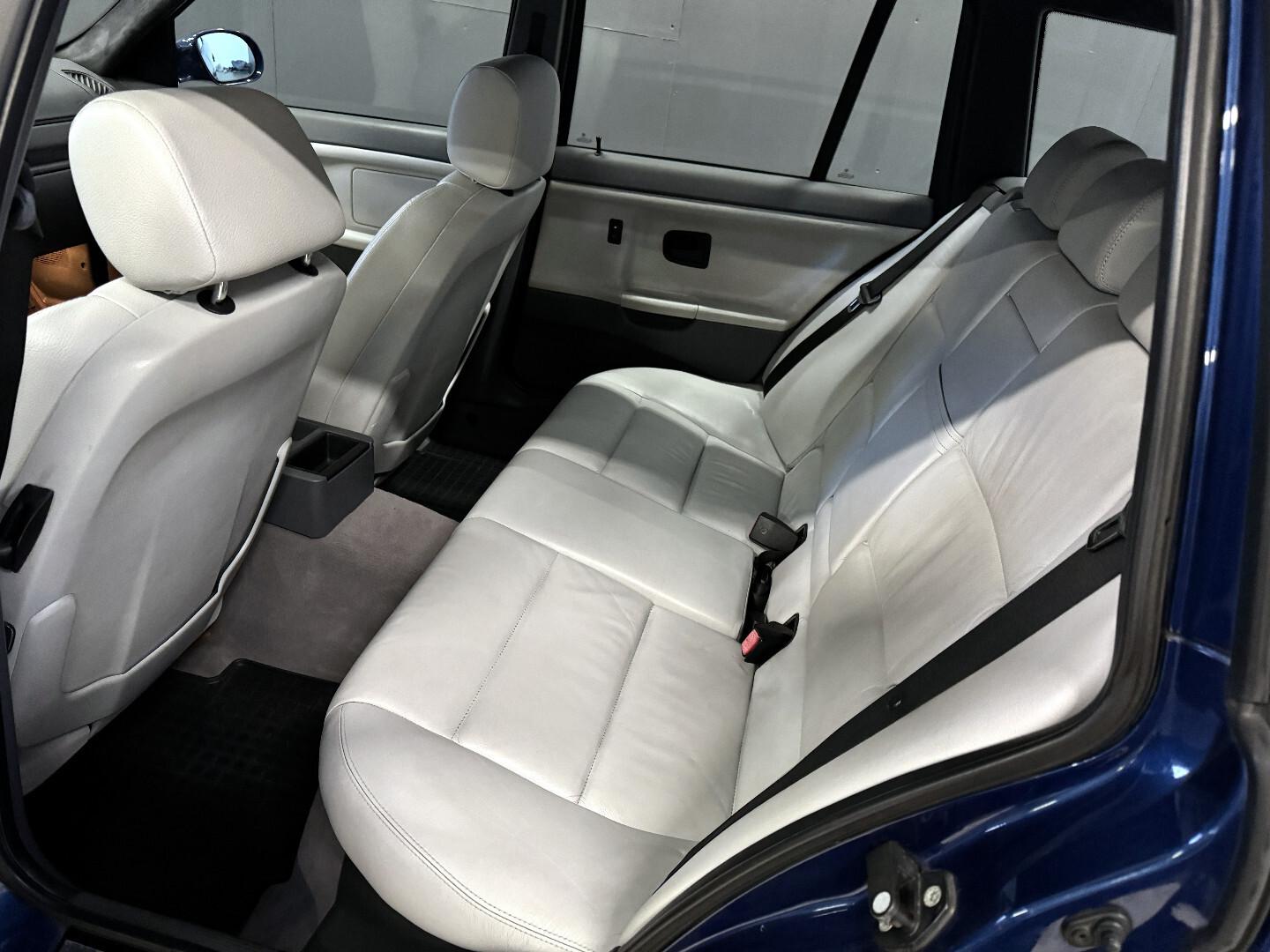 BMW 323 1998 – kuva 13