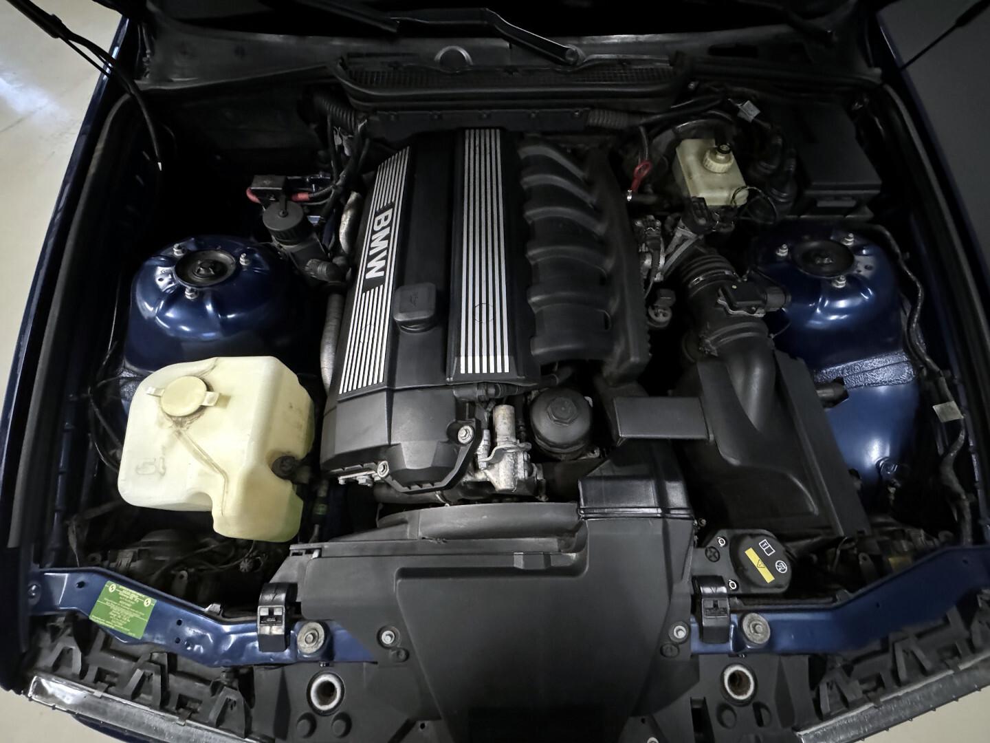BMW 323 1998 – kuva 15