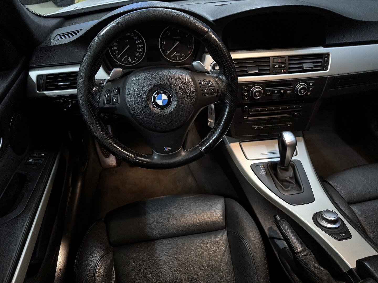 BMW 325 2008 – kuva 11