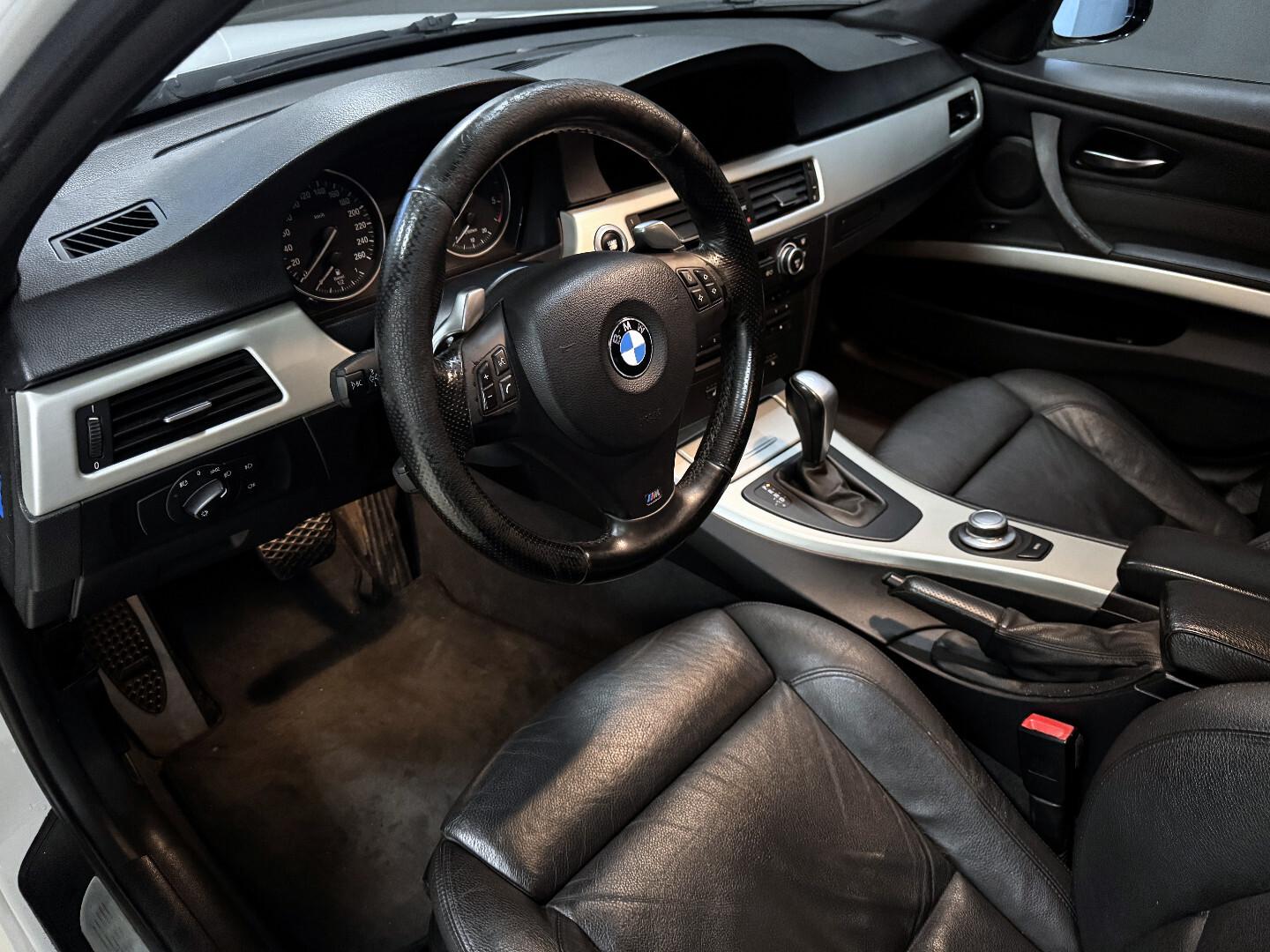 BMW 325 2008 – kuva 12