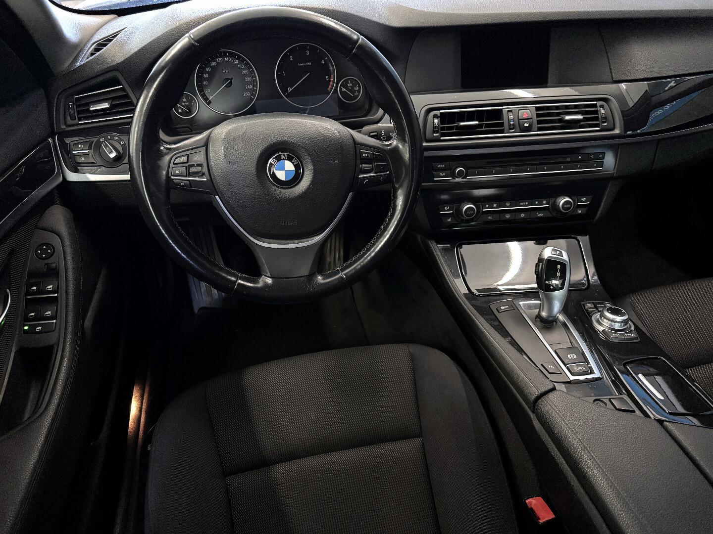 BMW 520 2011 – kuva 11