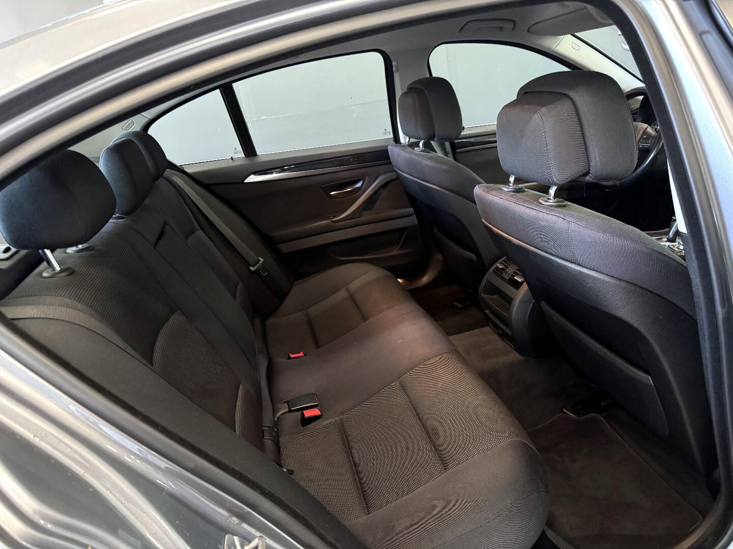 BMW 520 2011 – kuva 13