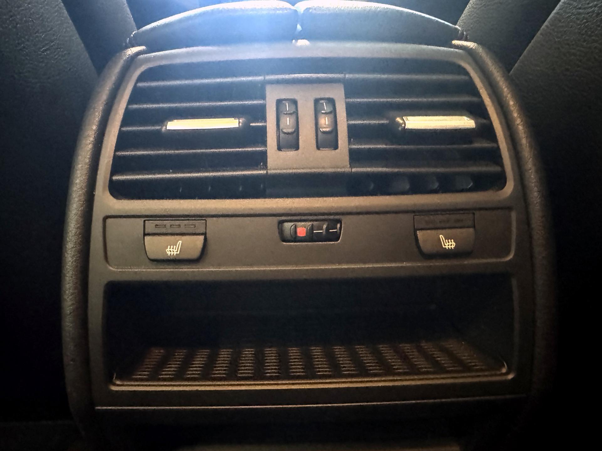 BMW 740 2011 – kuva 19