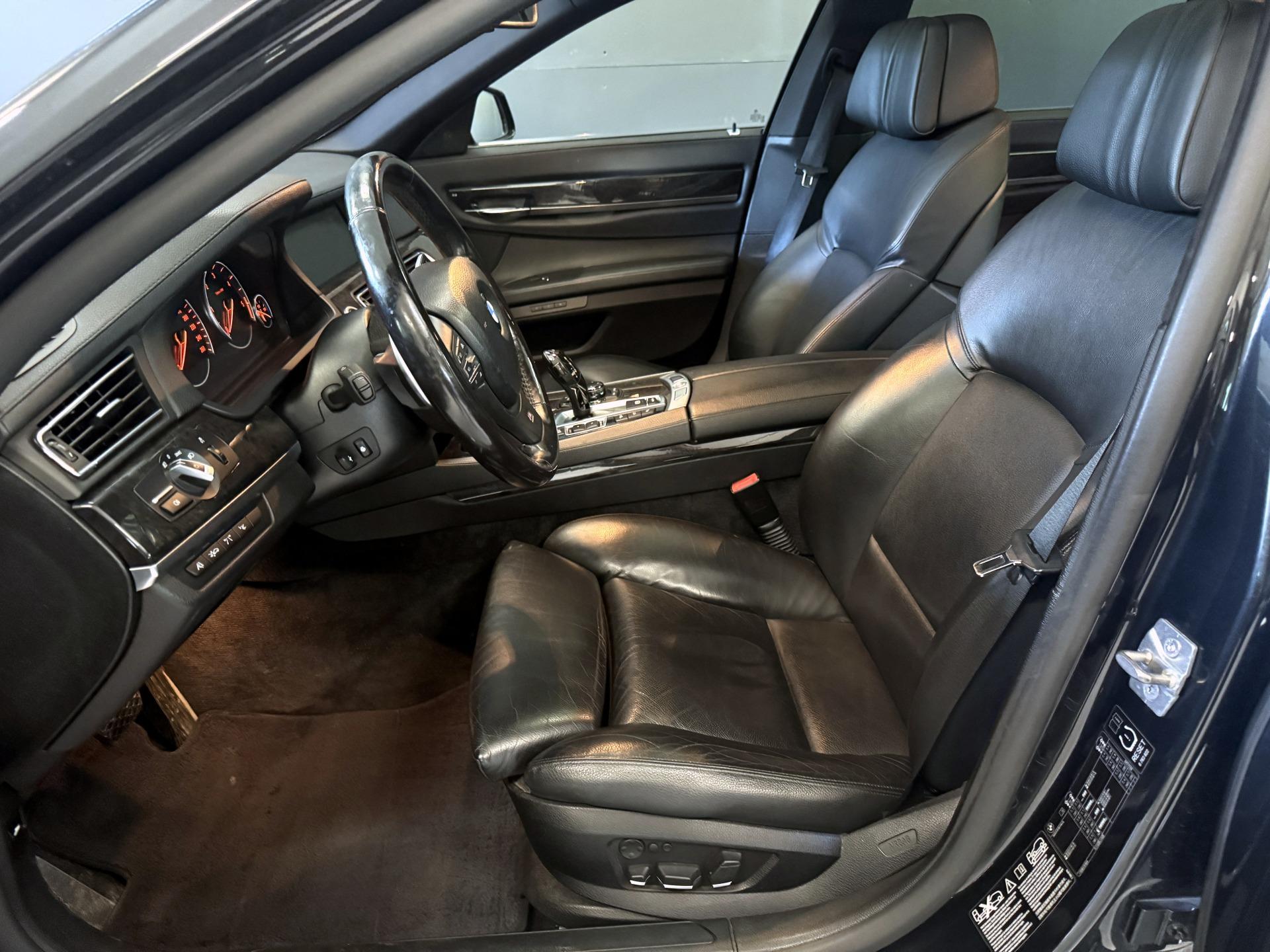 BMW 740 2011 – kuva 9
