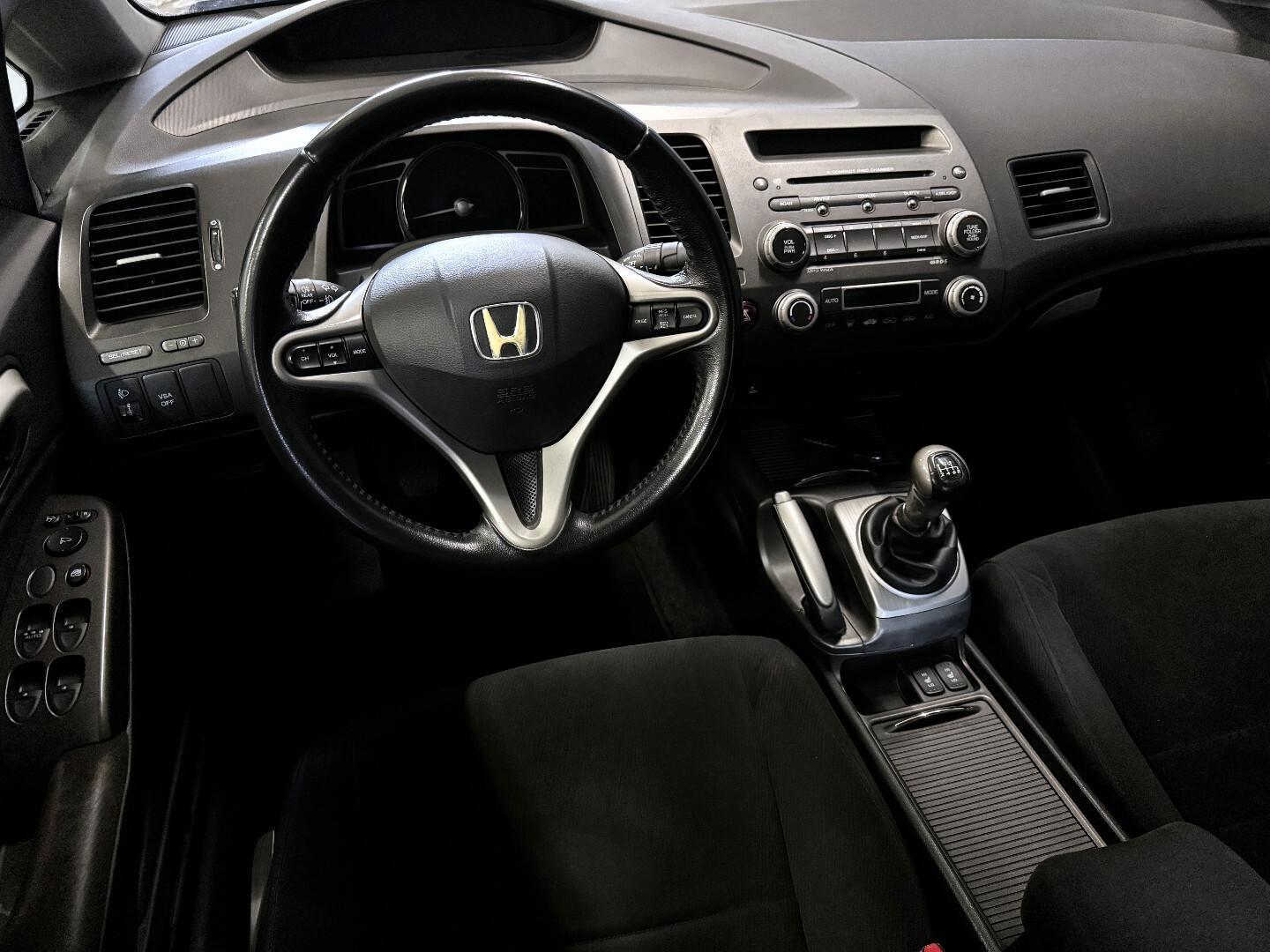 Honda Civic 2010 – kuva 11