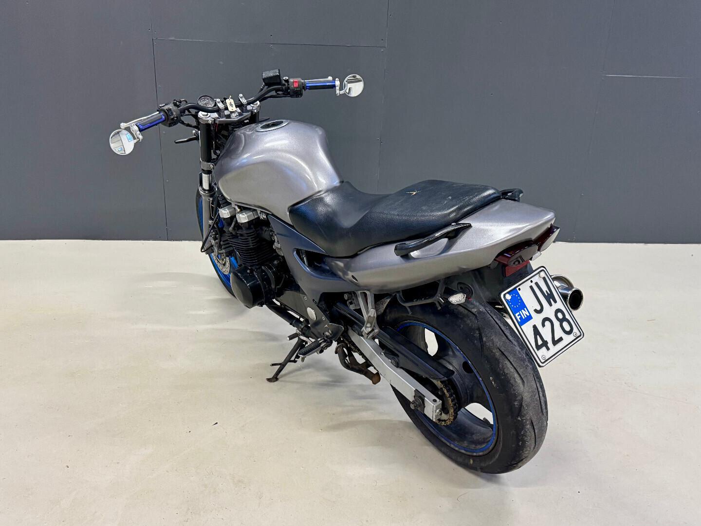 Kawasaki ZR-7 2004 – kuva 6