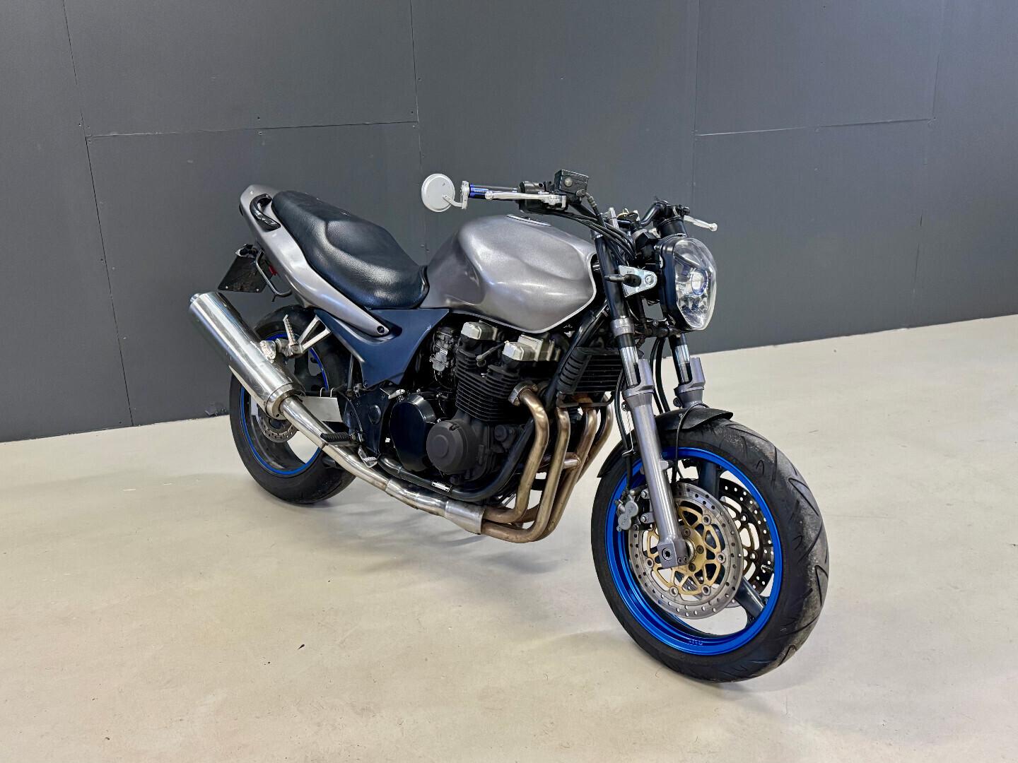 Kawasaki ZR-7 2004 – kuva 8
