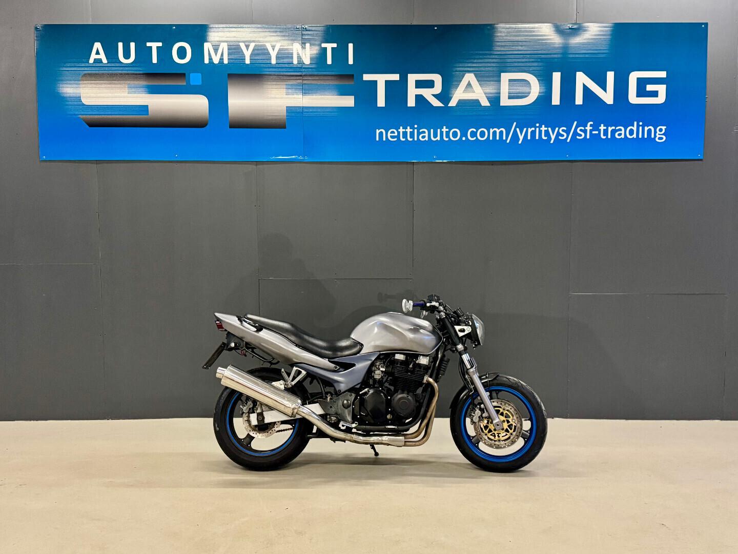 Kawasaki ZR-7 2004 – kuva 9