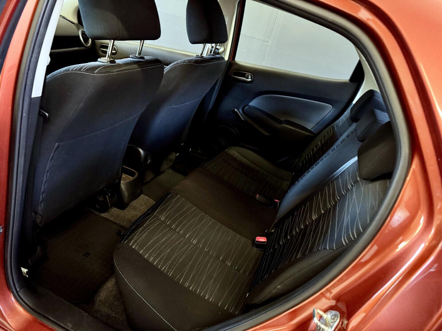 Mazda 2 2009 – kuva 11