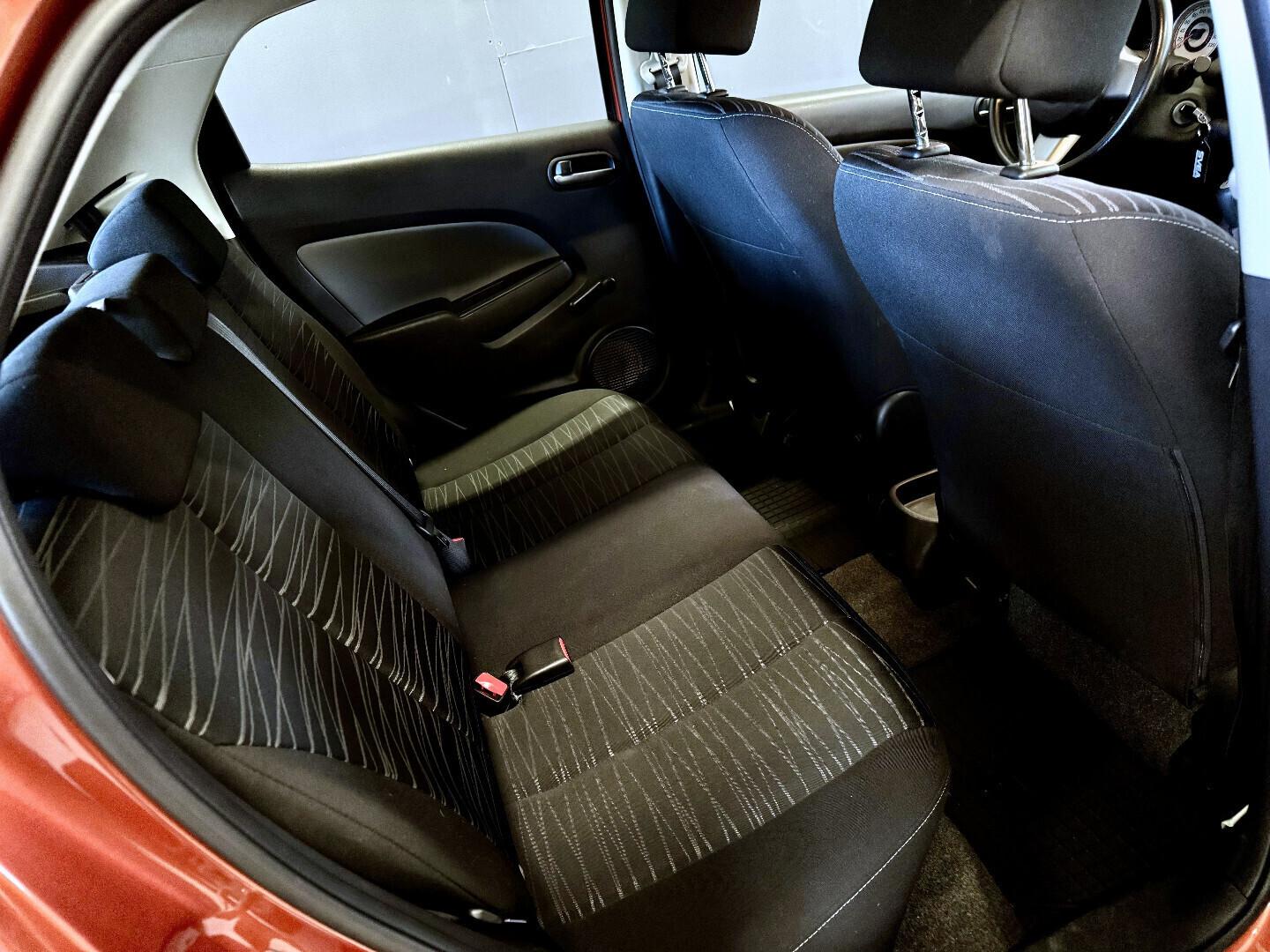 Mazda 2 2009 – kuva 12