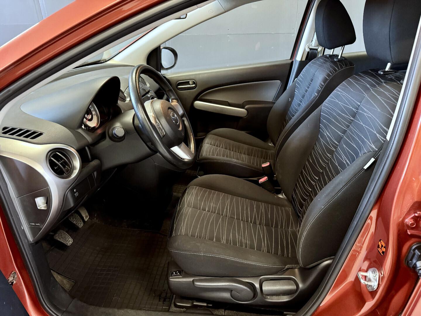 Mazda 2 2009 – kuva 6