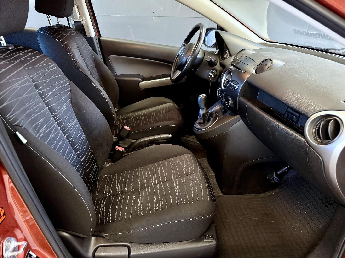 Mazda 2 2009 – kuva 7