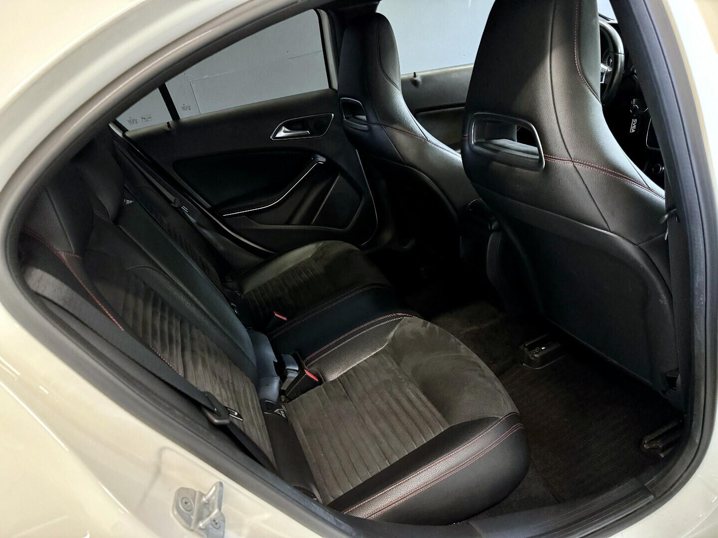 Mercedes-Benz A 2015 – kuva 13