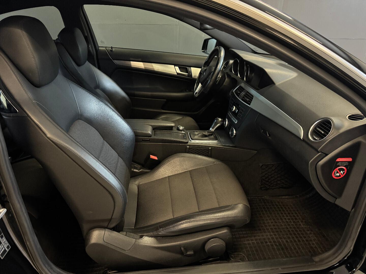 Mercedes-Benz C 2012 – kuva 10