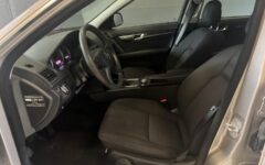 Mercedes-Benz C 2008 – kuva 7