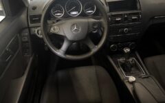 Mercedes-Benz C 2008 – kuva 9