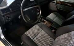 Mercedes-Benz E 1995 – kuva 12