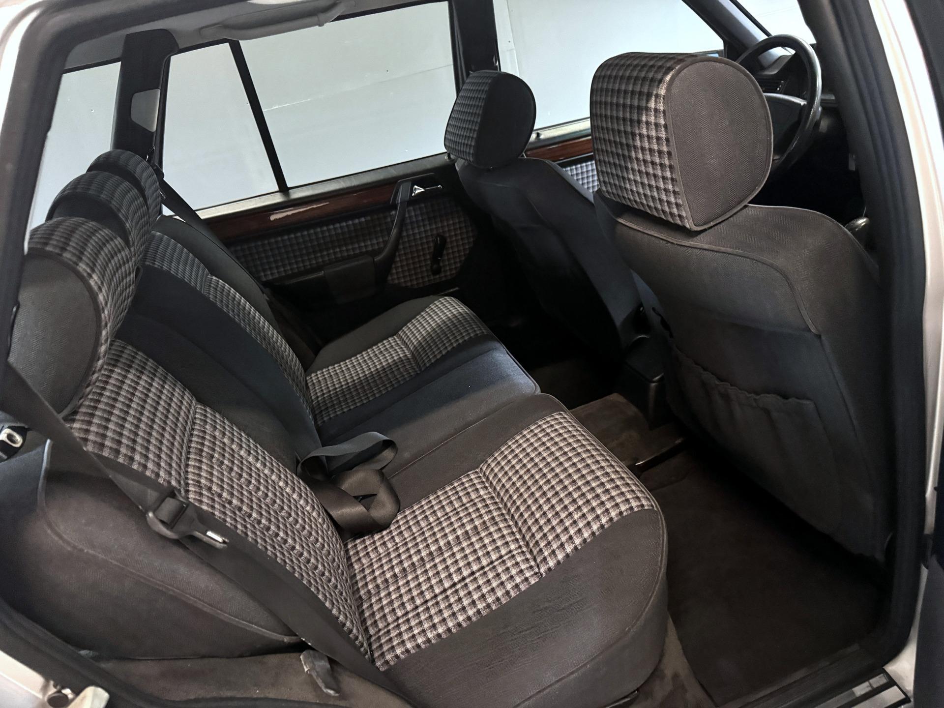 Mercedes-Benz E 1995 – kuva 14