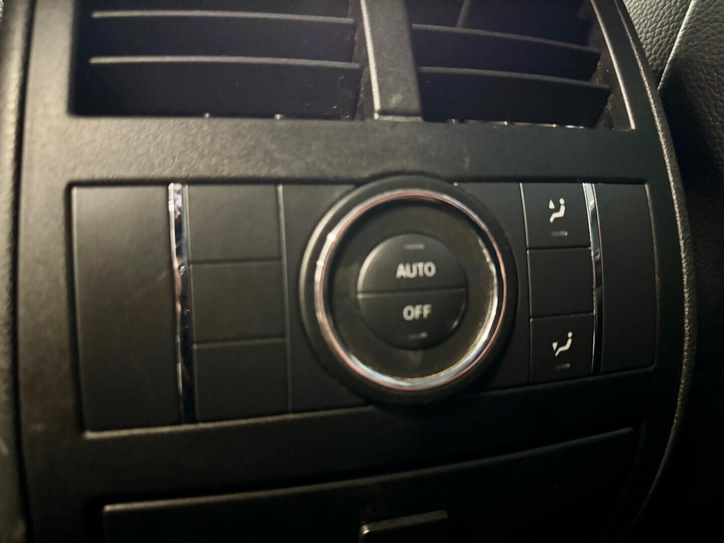 Mercedes-Benz ML 2005 – kuva 15