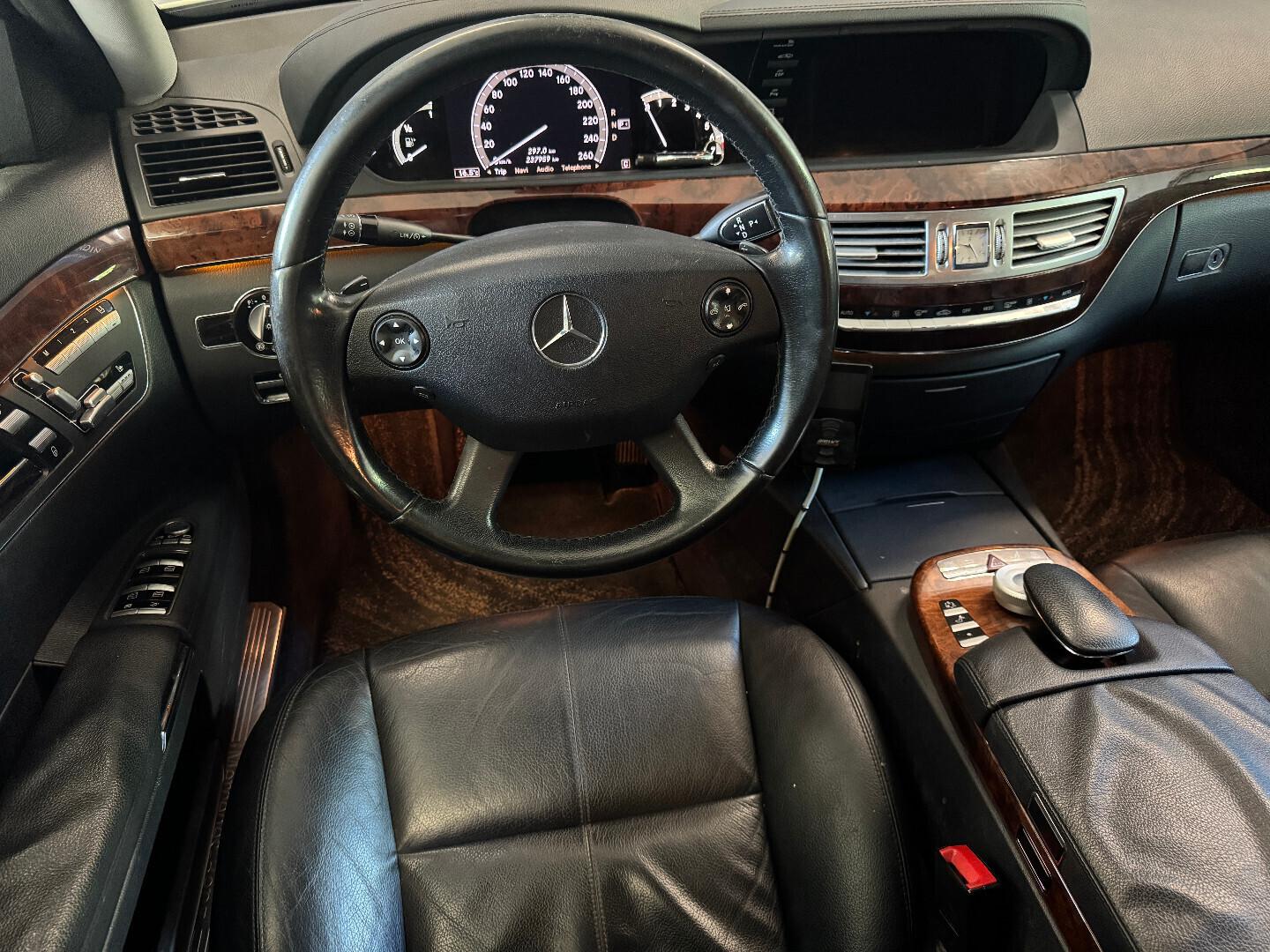 Mercedes-Benz S 2009 – kuva 13