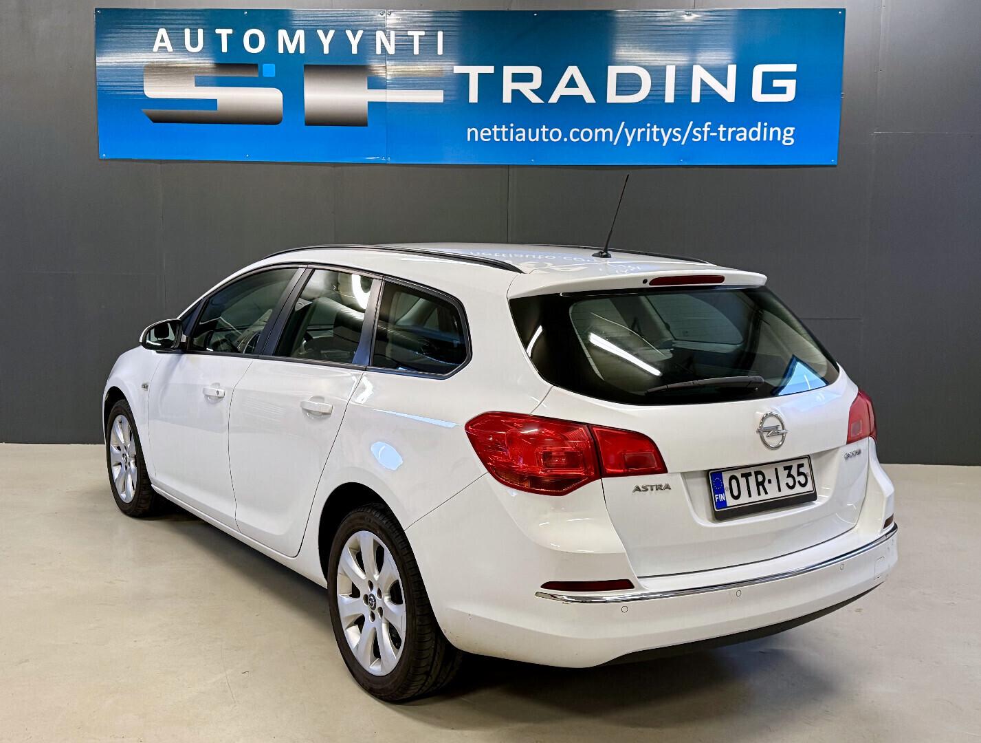 Opel Astra 2013 – kuva 3