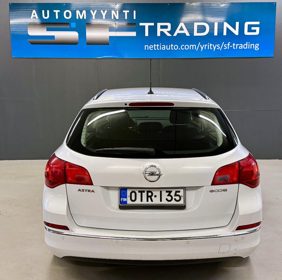 Opel Astra 2013 – kuva 8