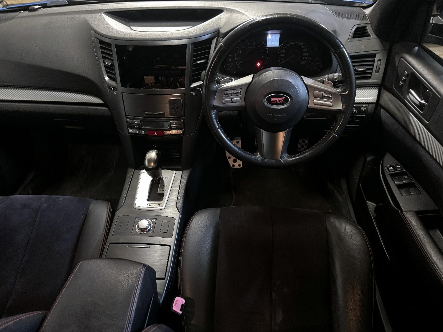 Subaru Legacy 2010 – kuva 10