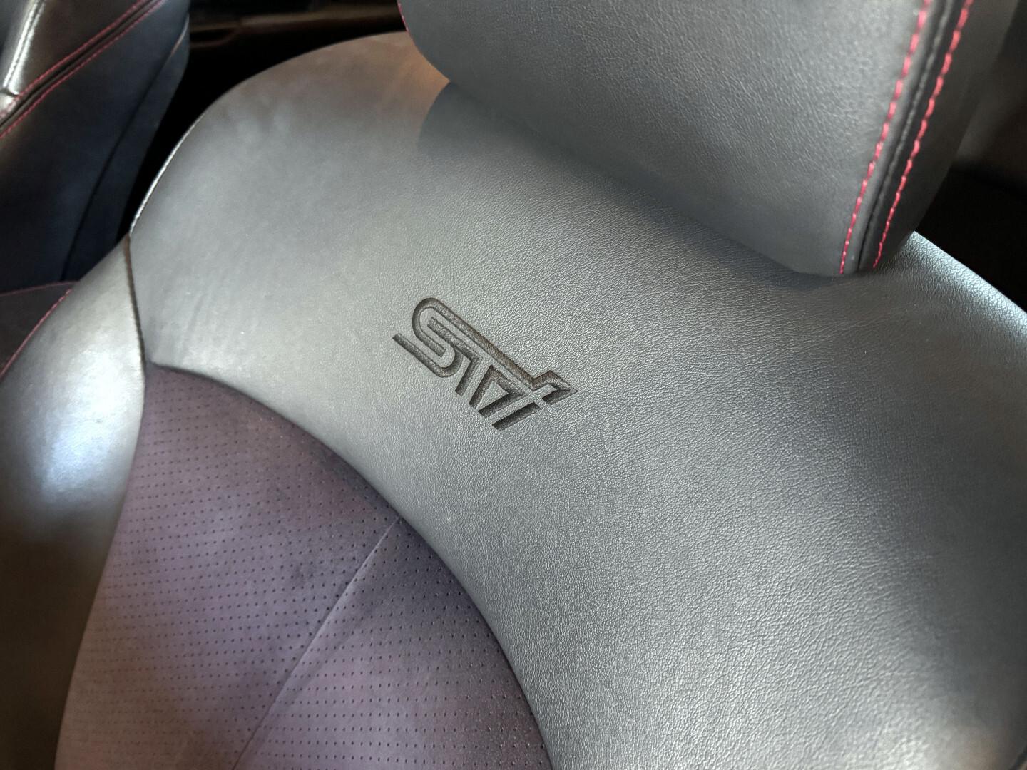 Subaru Legacy 2010 – kuva 11