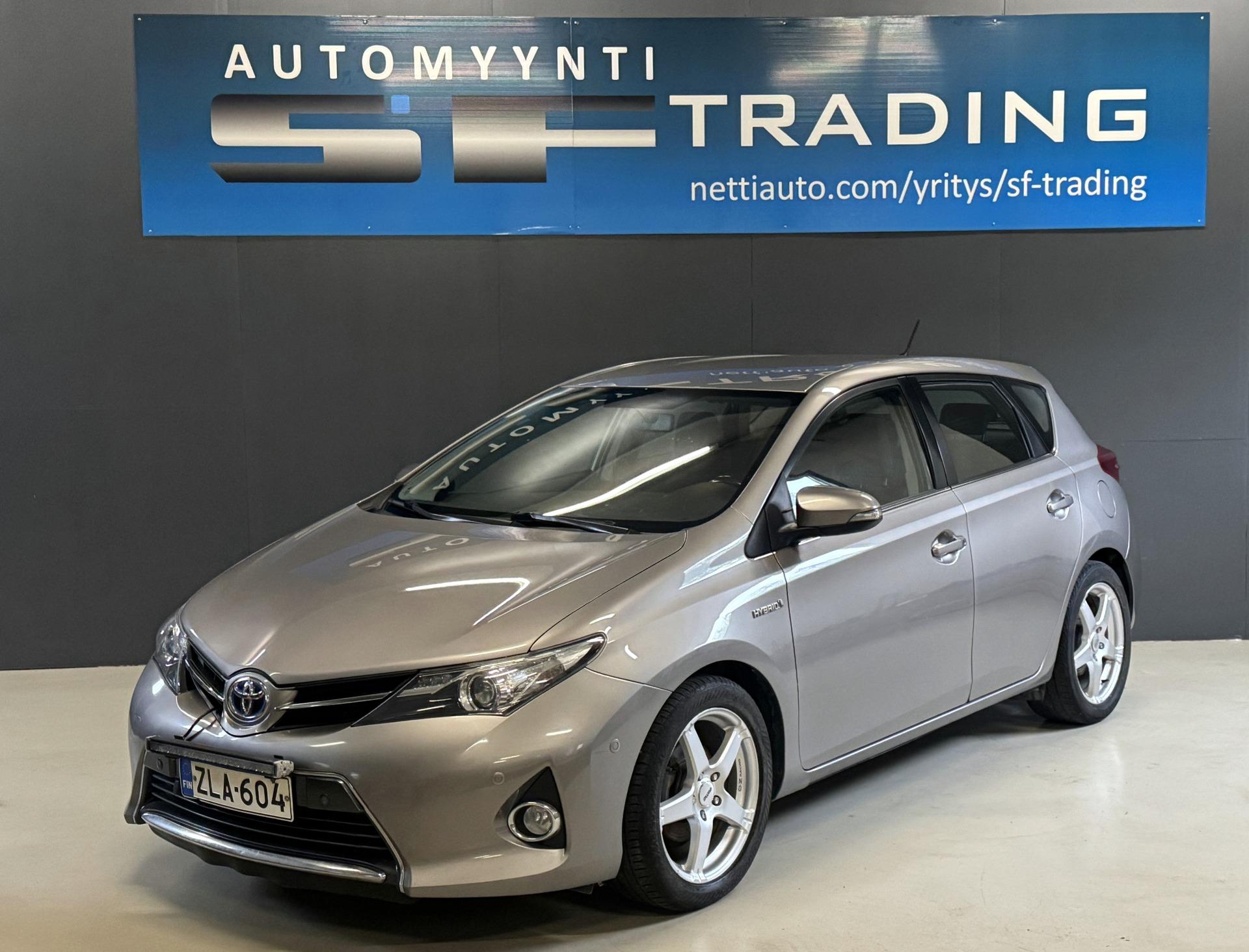 Toyota Auris 2013 – kuva 1