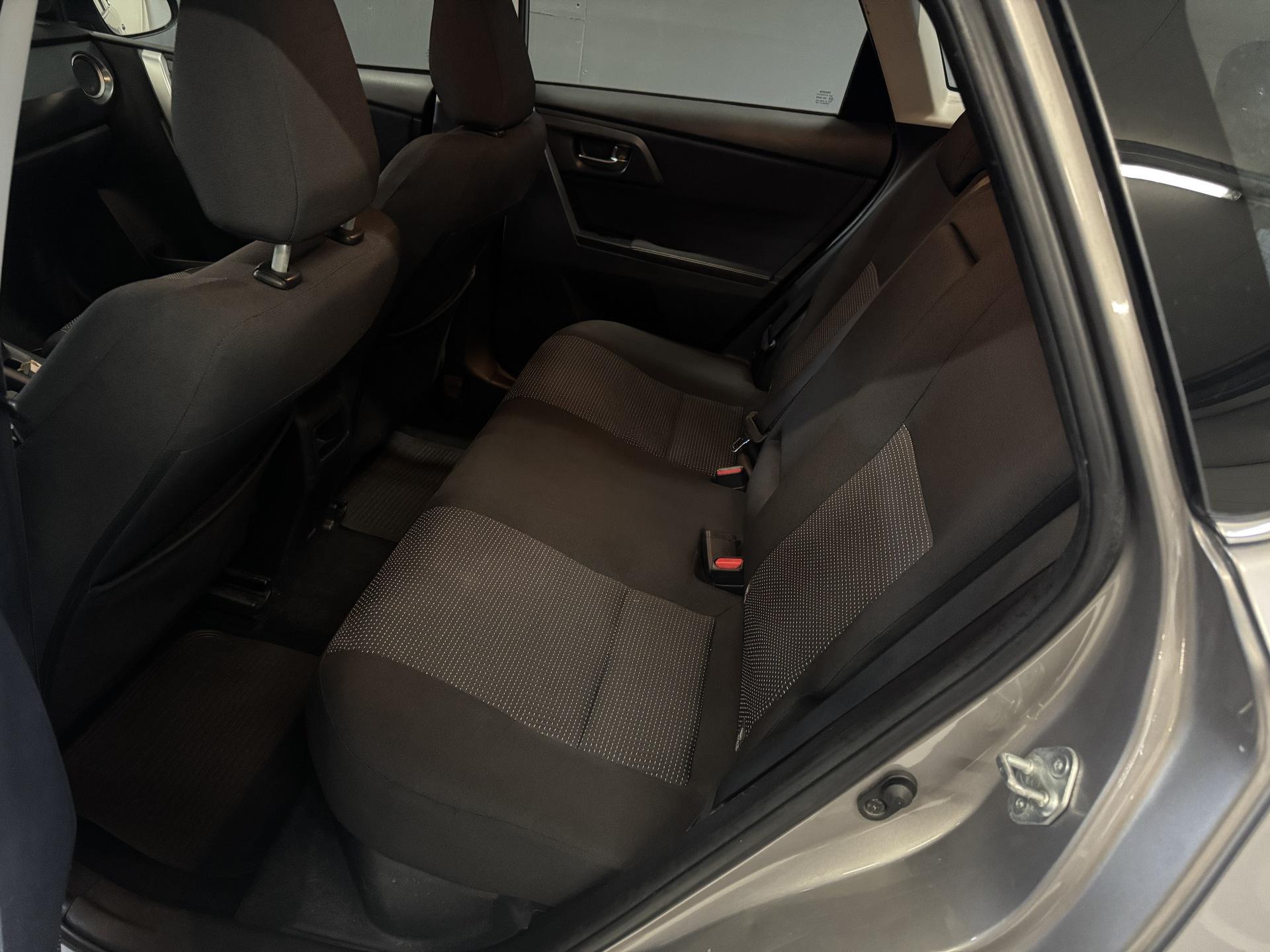 Toyota Auris 2013 – kuva 12