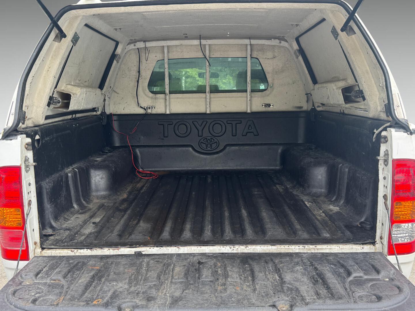 Toyota Hilux 2009 – kuva 14