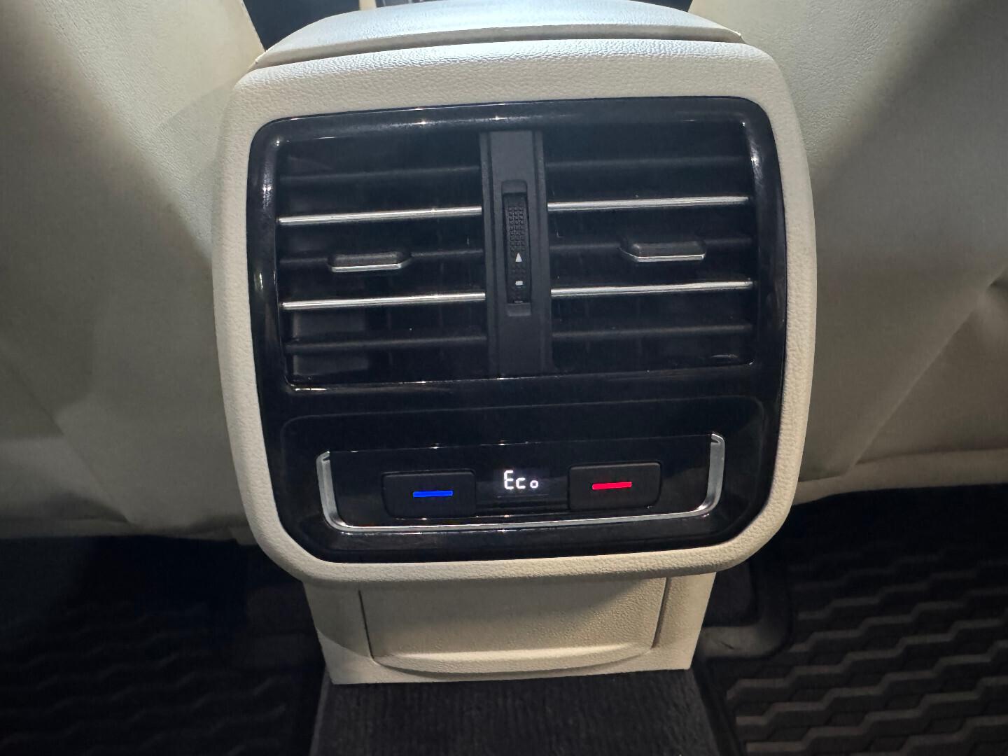 Volkswagen Passat 2017 – kuva 15