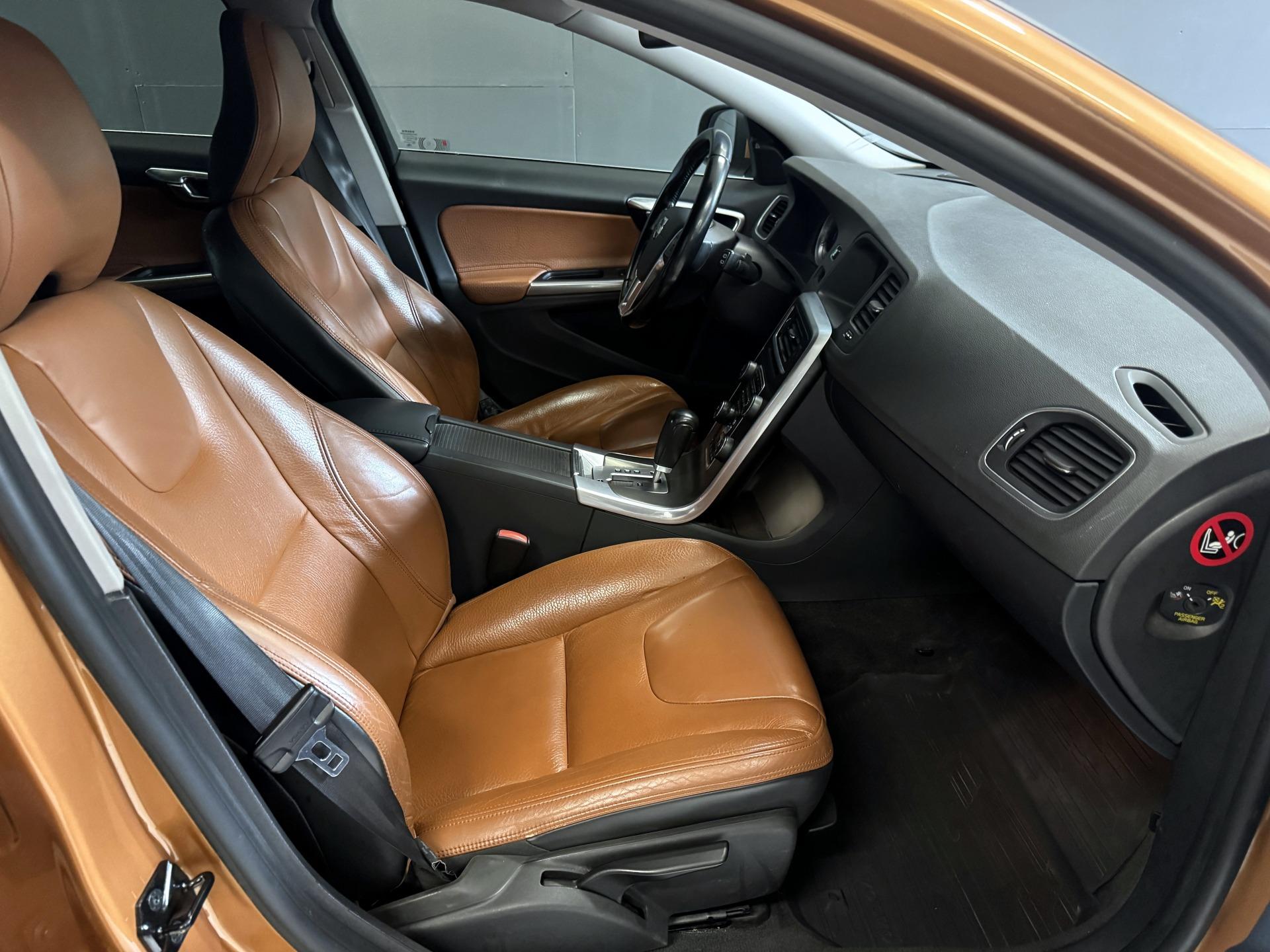 Volvo V60 2012 – kuva 10
