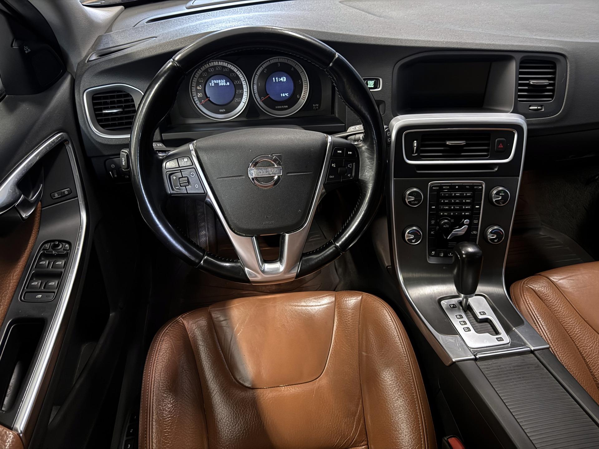 Volvo V60 2012 – kuva 11