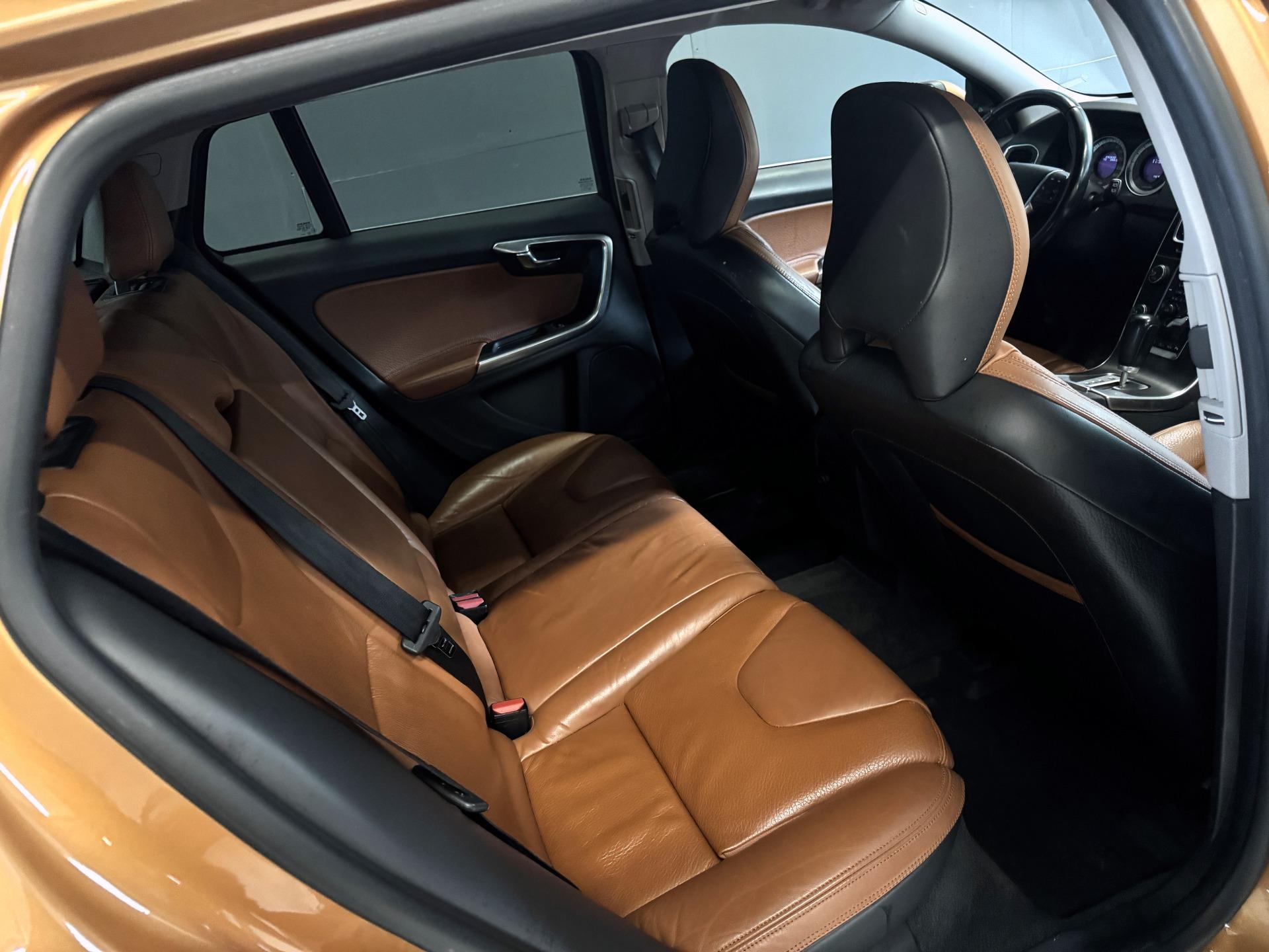 Volvo V60 2012 – kuva 13