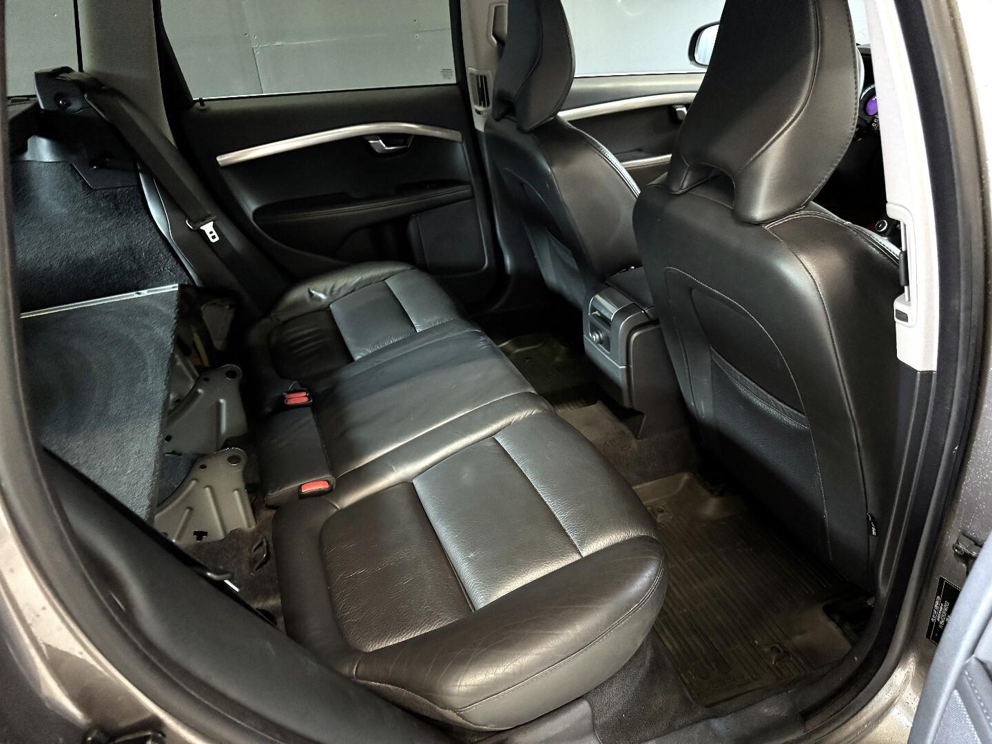 Volvo V70 2011 – kuva 12